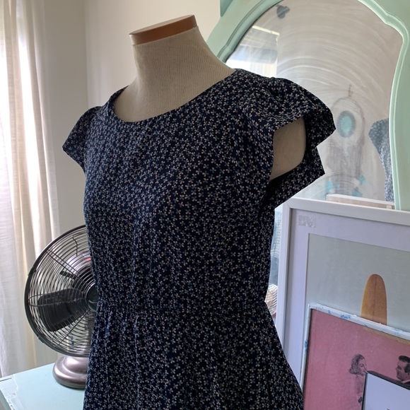 5/$25 Zara Basics Floral blue dress with pockets - Picture 4 of 13